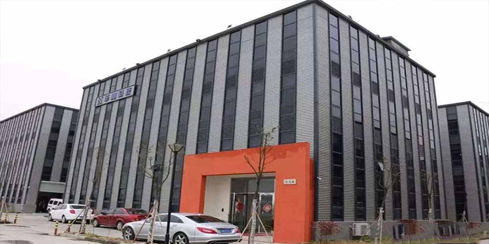 寧夏 ** 石化有限公司用TIKTOK色板2.4.1自動排渣過濾機給液蠟去色、除雜